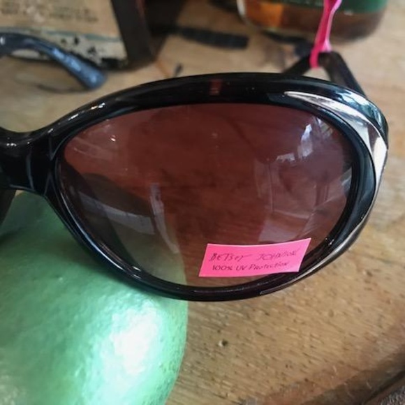 BETSEY JOHNSON Silver Ribbon UV Sunglasses 29 main image 7